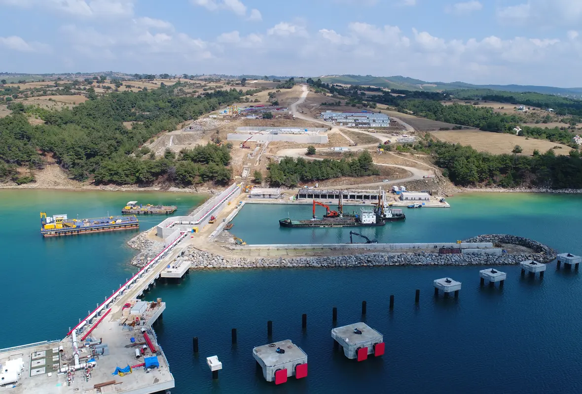 BOTAŞ FSRU TERMİNALİ DENİZ DİBİ TARAMA PROJESİ-2.webp